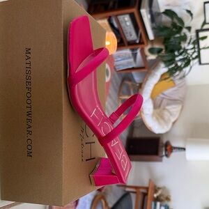 Matisse Vibrant Pink Strappy Square-Toe Low Block Sandals